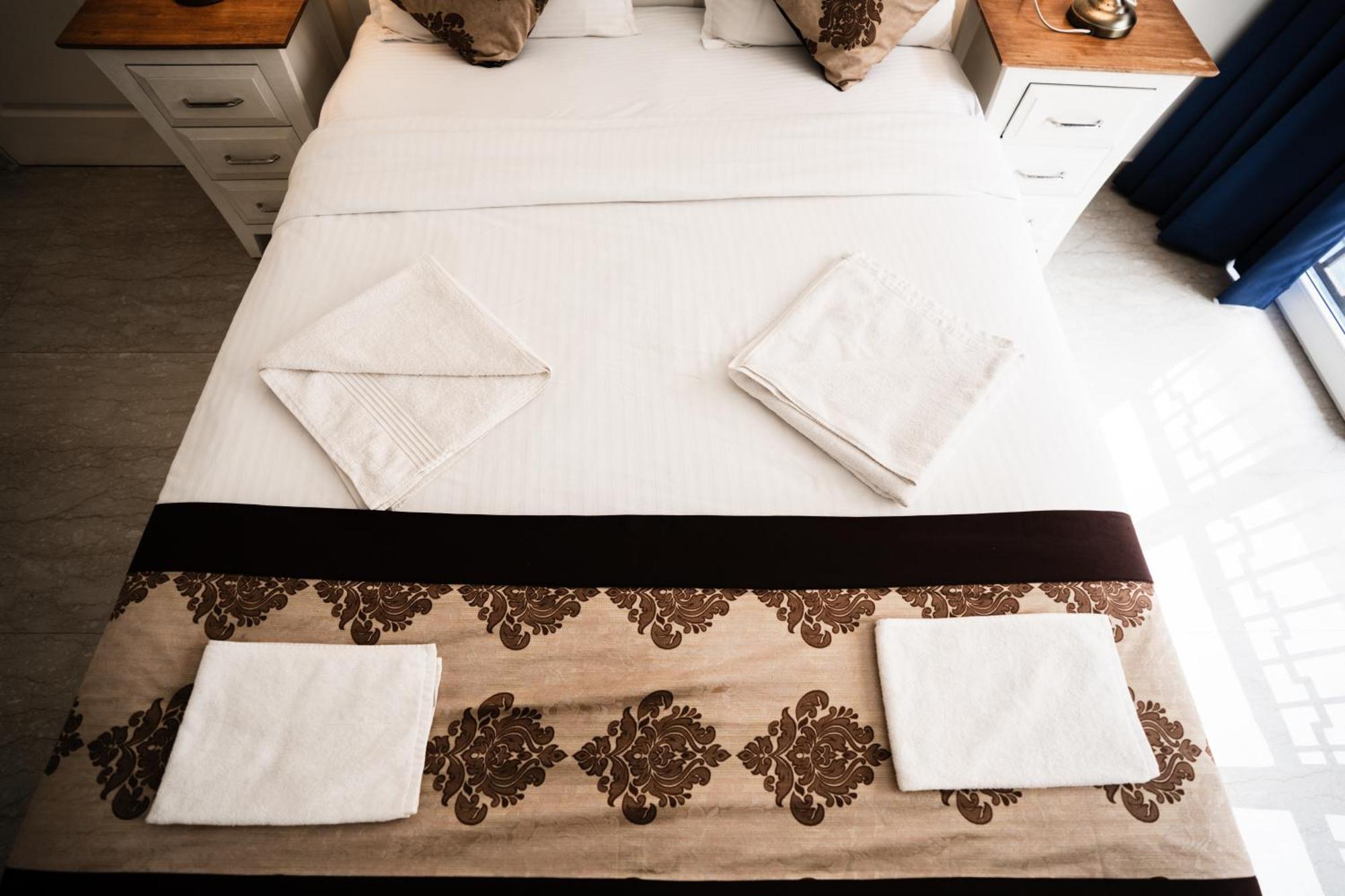 Bellagio Rezidencia 1 Bhk Service *